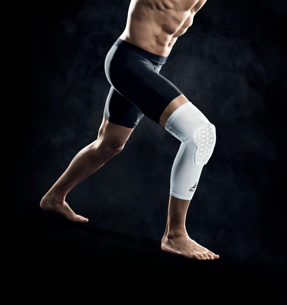 compression_knee_white_6253_model.-49479