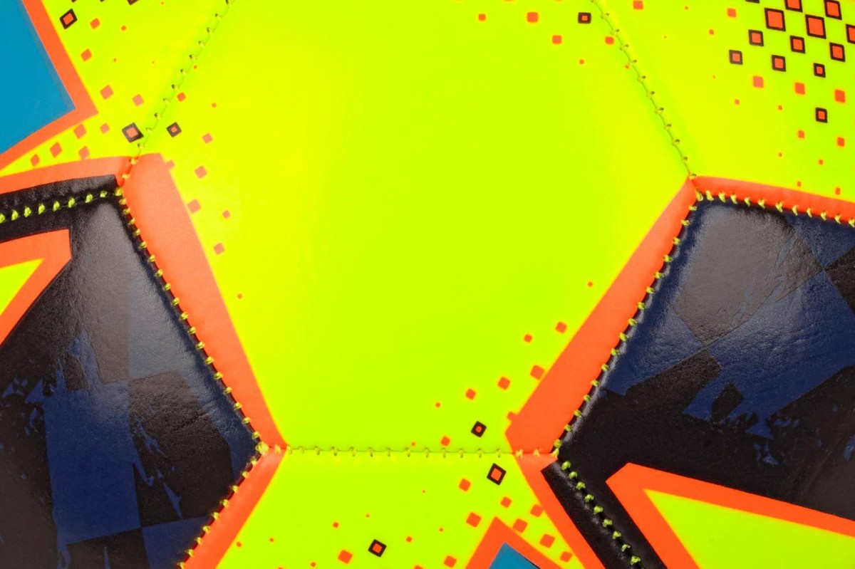 160062_yellow-blue_Classic_v24_closeup-63127