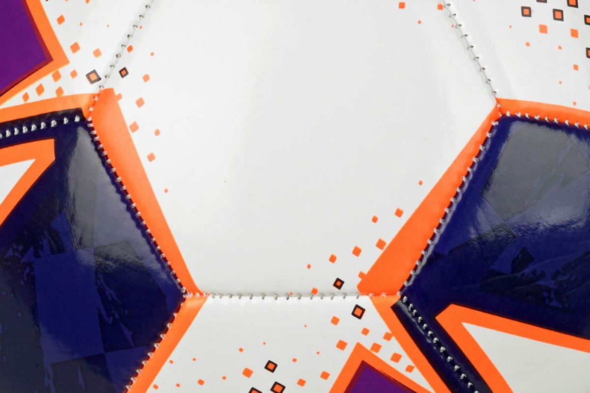 160062_white-purple_Classic_v24_closeup-63152