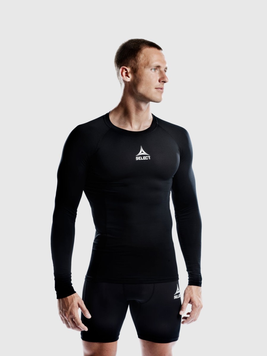 shirt_ls_baselayer_black_model-14645