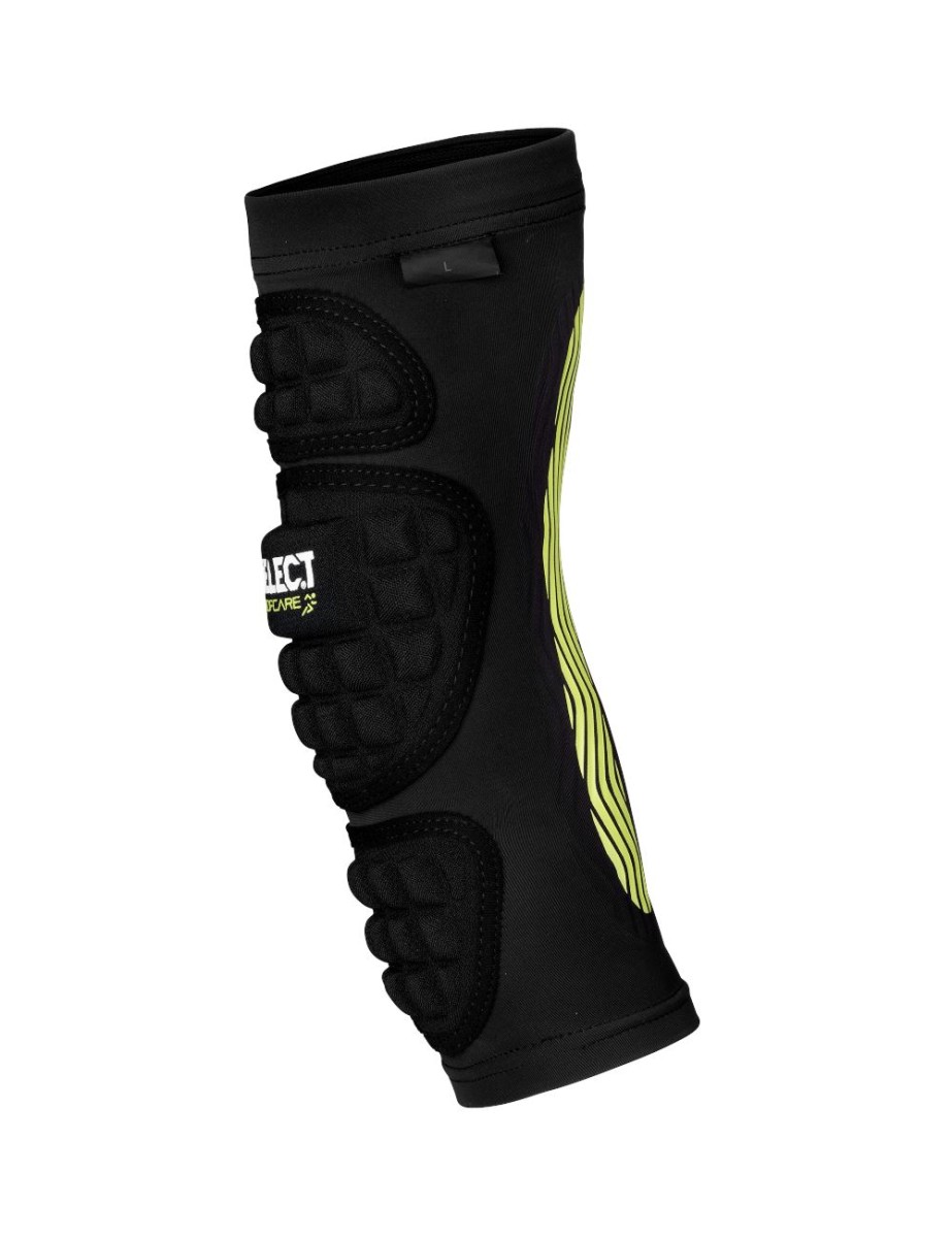compression_elbow_support_6650_handball_with_pads_-12211